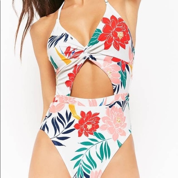 Cut out bathing suit med nwot - Picture 1 of 7